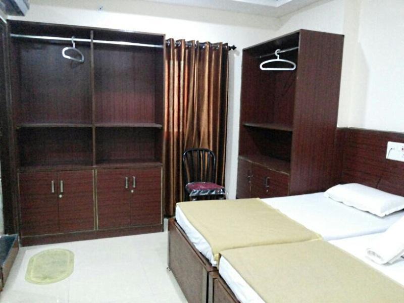 Oyo 11945 Hotel Glory Palace Indore Luaran gambar