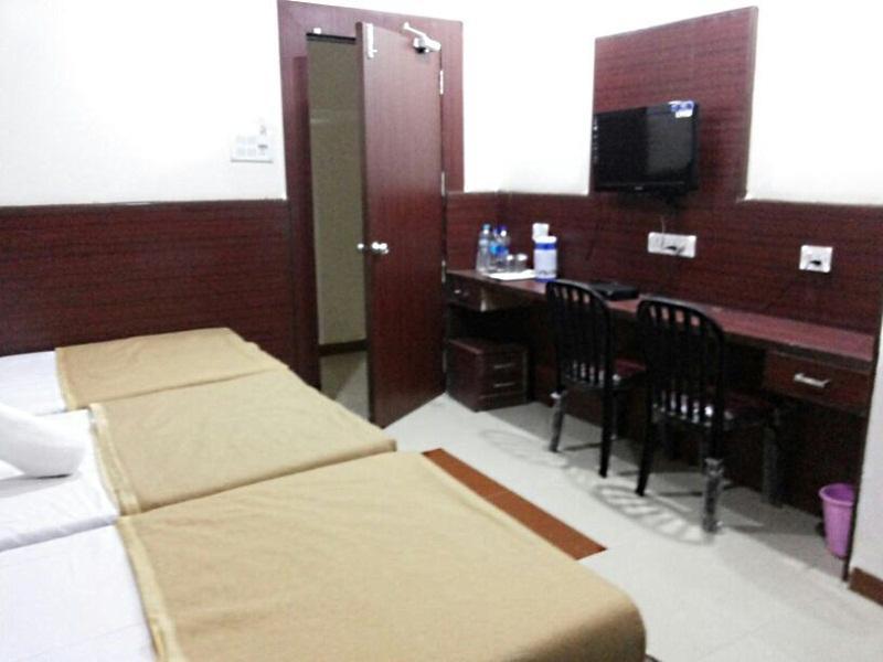 Oyo 11945 Hotel Glory Palace Indore Luaran gambar