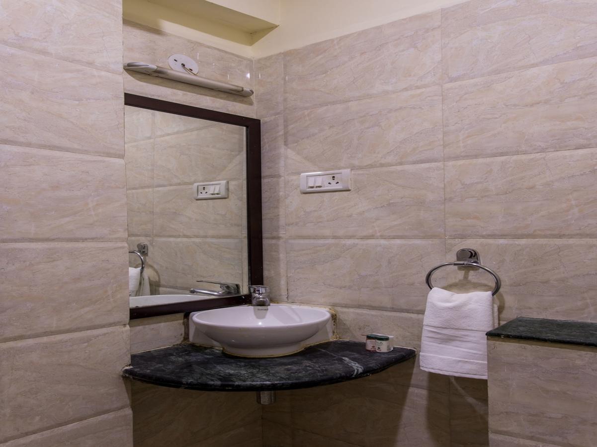 Oyo 11945 Hotel Glory Palace Indore Luaran gambar