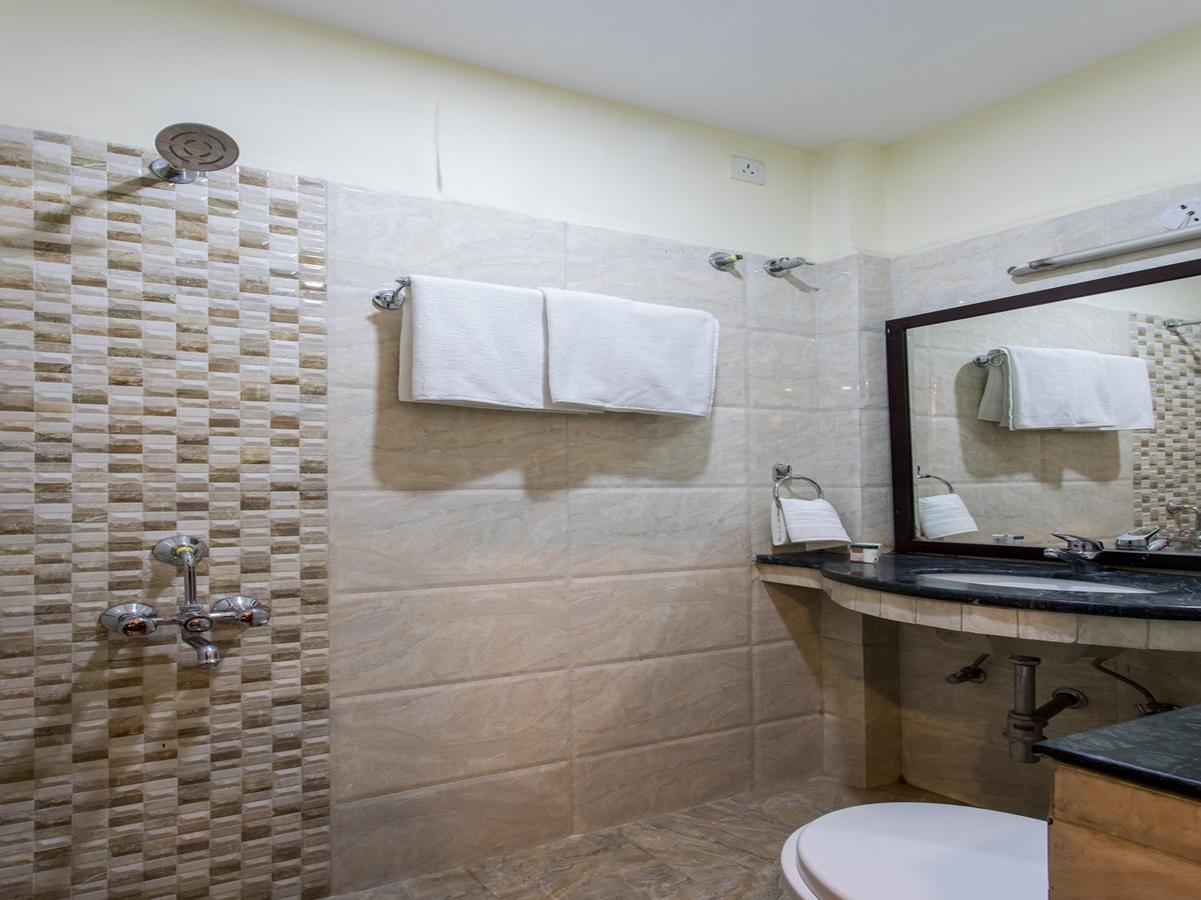 Oyo 11945 Hotel Glory Palace Indore Luaran gambar